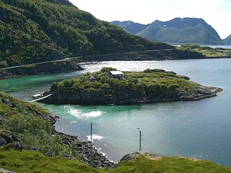 Costa da illa Senja en Noruega