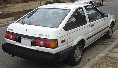 400px-Toyota_Corolla_SR5_hatch_rear.jpg