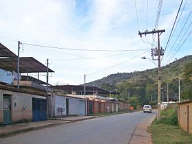 Trecho da Rua Dez, uma das principais vias do bairro São Vicente.