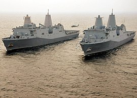대서양을 향해하고 있는 샌안토니오 (LPD-17)과 뉴욕 (LPD-21) (2011년 6월 11일 촬영)