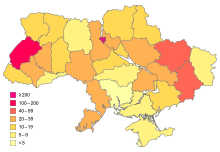 Vänster: Inom Ukraina redigerades 2009 wikipediorna på ryska och ukrainska ungefär lika mycket. Två år senare var den ukrainskspråkiga versionen väsentligt mer redigerad. Höger: Kartan visar den del av de registrerade användarna som sommaren 2011 uppgett vilken region de bor i. Lviv och Kiev hade då det största antalet, följt av Charkiv och Donetsk.