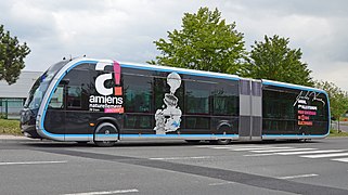 Bus Nemo, arborant la livrée événementielle du nouveau réseau.