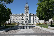 Assemblée nationale du Québec, l'Hôtel du Parlement, façade avec ancien entré principal.jpg