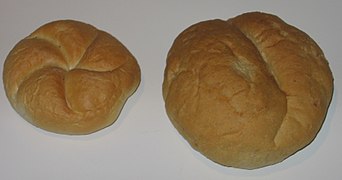 Kajzerka (50 g) i duża bułka (100 g)