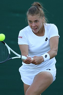 Maja Chwalińská ve Wimbledonu 2022