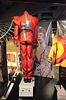 Ziggy-Stardust-Bühnenkostüm von Burretti aus dem Jahr 1972, Rock and Roll Hall of Fame, Cleveland (Ohio).