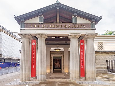 Entrance of Queen's Gallery, Buckingham Palace (cropped).jpg