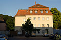 Alte Superintendentur; Pfarrhaus mit Elisabethkapelle (Superintendentur (mit alter Kapelle im Innern), heute Pfarrhaus, mit Nebengebäude, Hausgarten (Gartendenkmal), Einfriedung mit Portal und Pavillon auf der Stadtmauer)