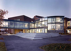 جانسن اسٹیٹ کالج Library and Learning Center