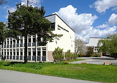 Kärrtorps gymnasium maj 2020a.jpg