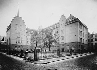 Klara Folkskola efter invigning 1912.