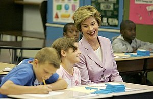 First Lady Laura Bush observes a fifth grade m...