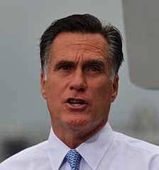 Mitt Romney im August 2012 - Toby Alter (Detail from Gov. Mitt Romney) [CC-BY-2.0], via Wikimedia Commons
