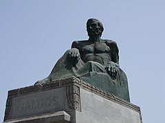 Monumento a Benito Pérez Galdós.
