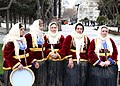 传统的阿塞拜疆民俗表演者