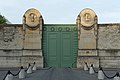 Entrée principale du Père-Lachaise copie du portail du cimetière de Saint-Sulpice