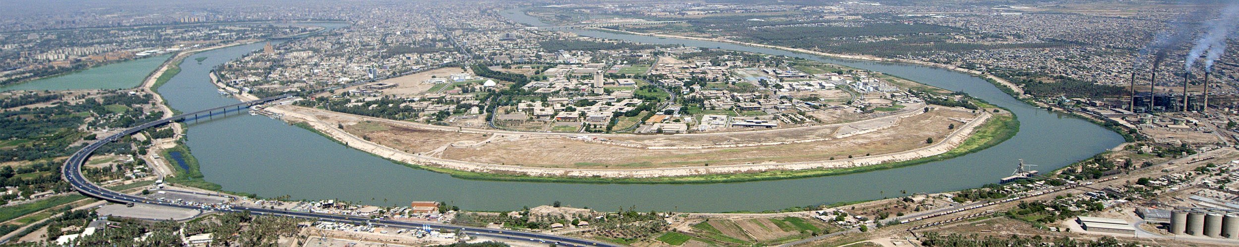 Panorama vido de la rivero Tigris tra la urbo je 2016