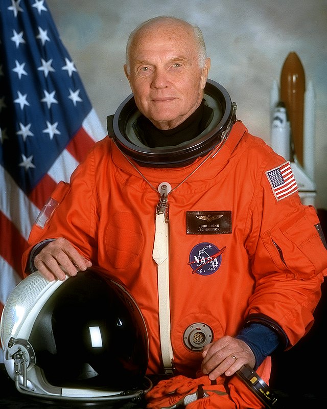 John Glenn aos 77 anos