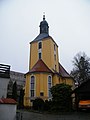 Pohled na věž s presbytářem