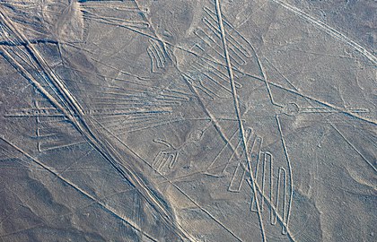 Vista aérea do “Condor”, um dos geoglifos das Linhas de Nazca, localizados no Deserto de Sechura, sul do Peru. Os geoglifos deste Patrimônio da Humanidade da UNESCO (desde 1994) estão espalhados por um planalto de 80 km entre as cidades de Nazca e Palpa e datados, segundo diferentes estudos, entre 500 a.C. e 500 d.C. (definição 7 202 × 4 622)