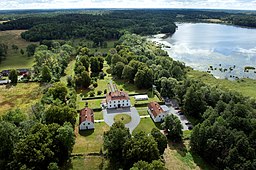Säbysjön och Noors slott.