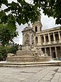 Вид на площадь Сен-Сюльпис и одноимённый фонтан с угла улицы Бонапарт
