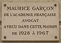 Plaque au no 10 en hommage à Maurice Garçon.