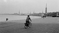 Un dimanche après-midi tranquille sur le port de Bordeaux en août 1964