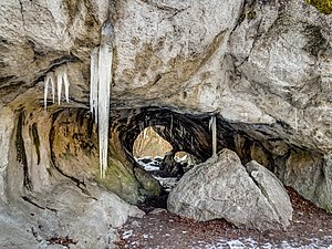 22. Platz: Ermell mit Quackenschloß Grotte bei Engelhardsberg in der Fränkischen Schweiz