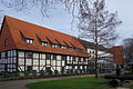 Ratskeller - Südseite mit Terrasse (rechts) und dem Garßenhof (Bettenhaus des Hotels)