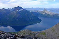 Sjunkfjorden set fra Sørskarfjeldet.