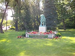 The statue of the Smithtown Bull at the west end of the NY 25-25A multiplex