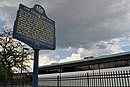 Исторический маркер Великой батареи S Columbus Blvd на станции береговой охраны США в Филадельфии, штат Пенсильвания