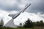 Памятник самолёту СУ-9