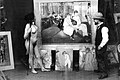 Lautrec avbildet med en naken modell i studioet hans, tatt av Maurice Guibert c. 1895