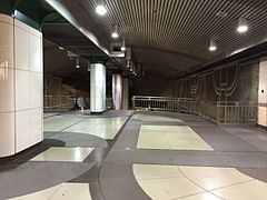 Mezzanine of the LA Metro Vermont/Beverly station