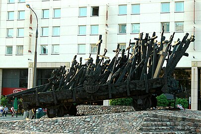 Varsovia Orienta Monument.jpg