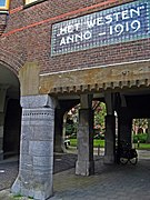 Poortgebouw aan de westzijde van de Zaanhof