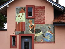 Hans Waeffler, ein Freund von Otto Plattner, erwarb 1931 die am Rheinufer liegende kleine Liegenschaft an der Grenzacherstrasse 542 mit dem Namen "zum Strytgärtli". Er beauftragte den Plattner 1932 mit der Bemalung der Liegenschaft. Dieser komponierte für die kleine Fassade eine Szene, die zum nahen Zoll nach Grenzach passte. Abgebildet ist der gemeinsame Freund und Goldschmied Ulrich Sauter (1854–1933) im Amtskleid des Bundesweibels als Gemälde die Grenze zu Deutschland im Auge hat. Für die strickende und wiegende Basilea wiederum, kam als Modell die Tochter von Hans Waeffler zum Zuge.