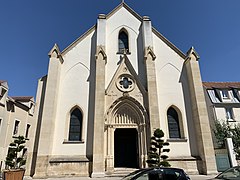 圣母升天教堂（法语：Église Notre-Dame-de-l'Assomption de Stains）