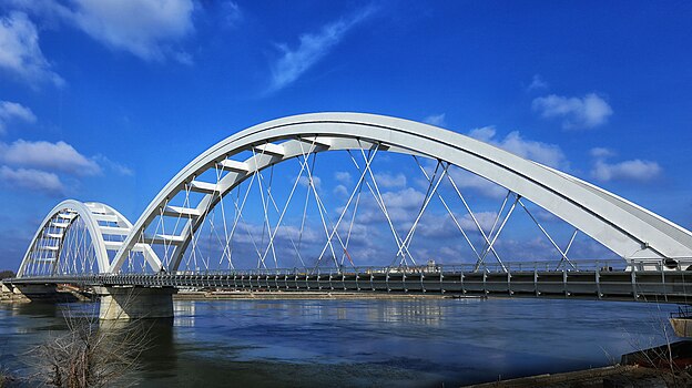 Железничко-друмски мост преко Дунава у Новом Саду (изградња 2012 — 2018)