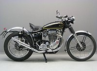 AJS Model 18CS uit 1951.