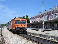 7122 series train (11).JPG