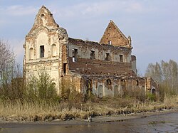 Kościół jezuitów pw. Matki Boskiej Loretańskiej (ruina, 1736-50) Chodel, autor: Matizz2 (CC BY-SA 3.0)