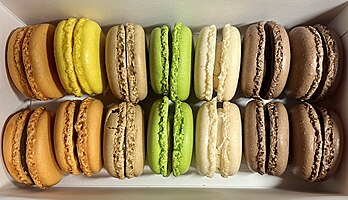 Des macarons. (définition réelle 3 687 × 2 115)