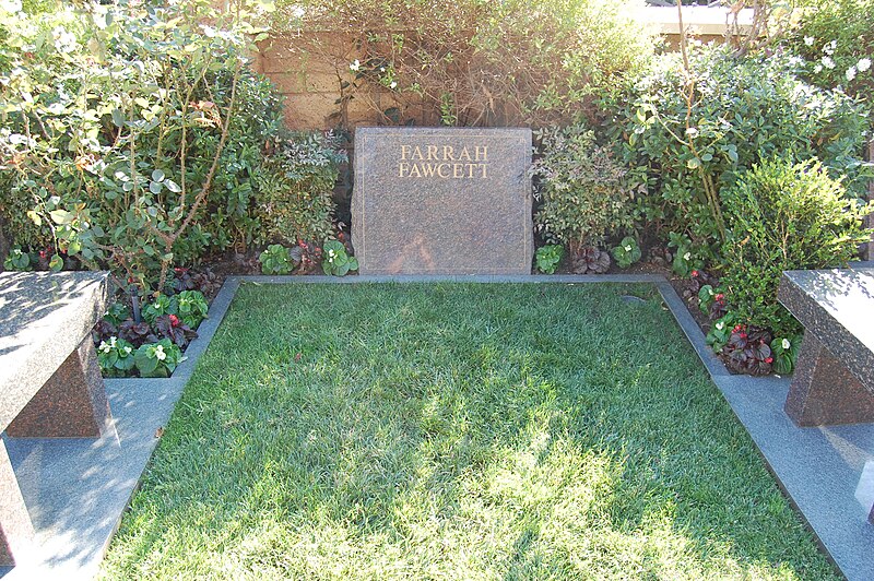 File:Farrah Fawcett grave at Westwood Village Memorial Park Cemetery in Brentwood, California.JPG