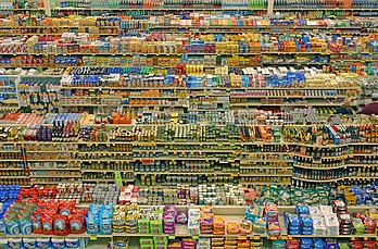 Gondoles dans un supermarché de Portland (Oregon, États-Unis). (définition réelle 2 790 × 1 835)