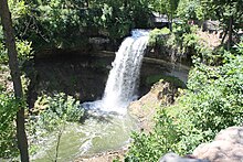 Minnehaha Falls, located in Hiawatha along the Mississippi River Hennepin county MN IMG 1647 minnehaha minneapolis.JPG