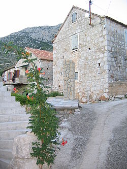 Ivan Dolac, seoske kuće