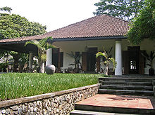 Javanese and neo-classical Indo-European hybrid villa. Note the Javanese roof form and general similarities with the Javanese cottage. INDOEUROPE WEB.jpg